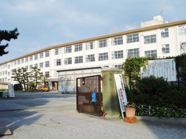 小学校　福岡市立南当仁小学校（小学校）まで652m