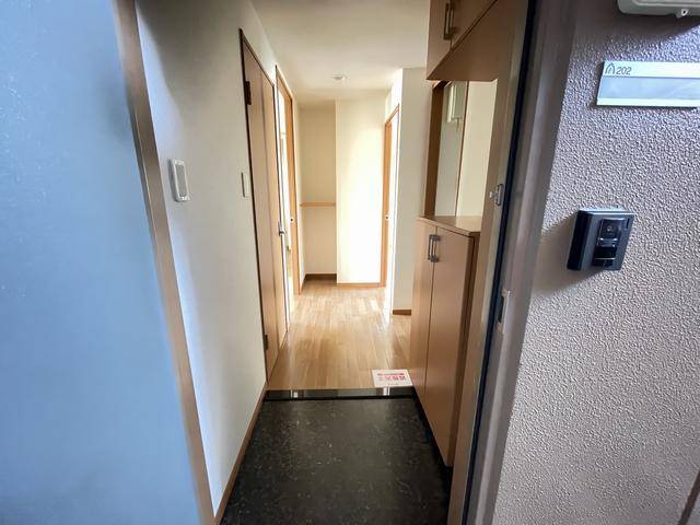 玄関　鏡付きシューズボックス