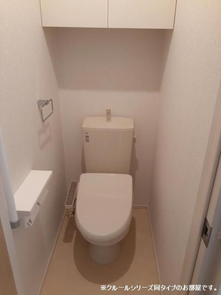 トイレ　※参考写真　同建築メーカー施工の同間取完成他物件のものです。