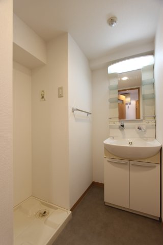 洗面設備　参考写真です。現況優先。