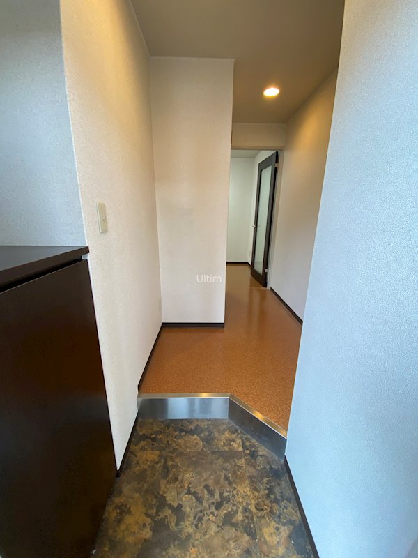 玄関　全て違うお部屋（違う間取り）の写真です