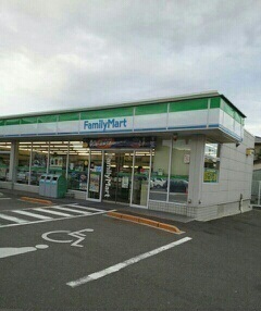 コンビニ　ファミリーマート西ハゼさん（コンビニ）まで120m