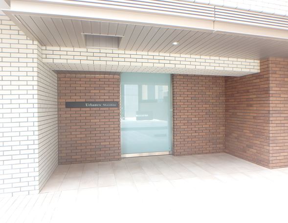 エントランス　建物の内部です