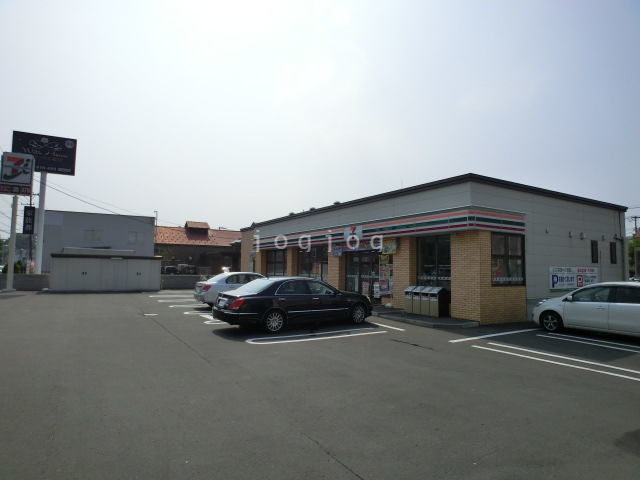 コンビニ　セブンイレブン札幌北12条東店（コンビニ）まで1103m