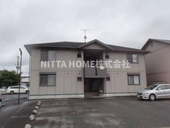 建物外観　コンビニやスーパーなどが徒歩近い場所にあります◇