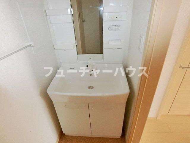 洗面設備　使いやすい洗面所です