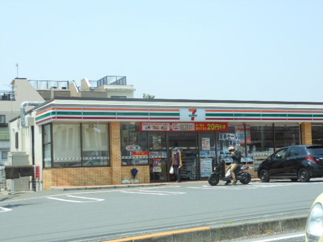 コンビニ　セブン-イレブン八王子京王片倉店（コンビニ）まで519m