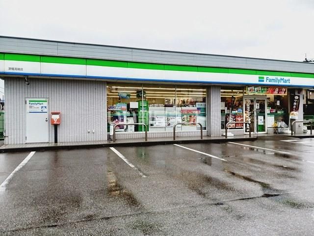 コンビニ　ファミリーマート津幡潟端店（コンビニ）まで840m