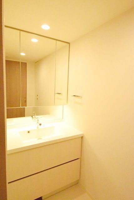 洗面設備　★分譲マンション★室内非常にきれいです★