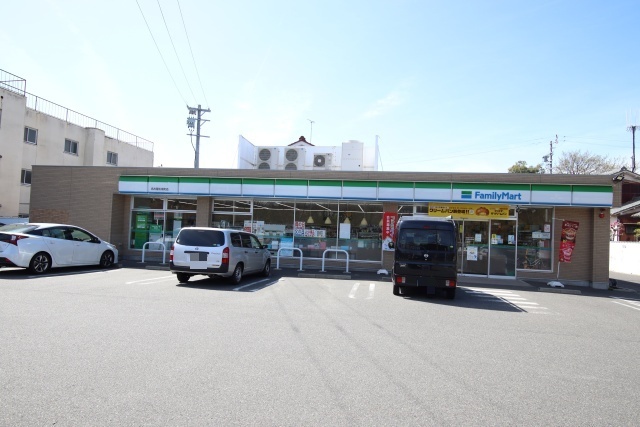コンビニ　ファミリーマート 名古屋松坂町店（コンビニ）まで400m