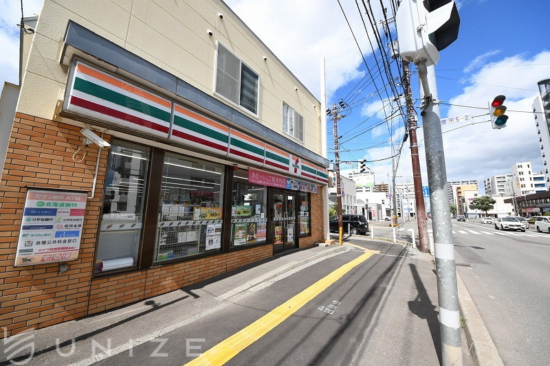 コンビニ　セブンイレブン豊平5条店（コンビニ）まで171m