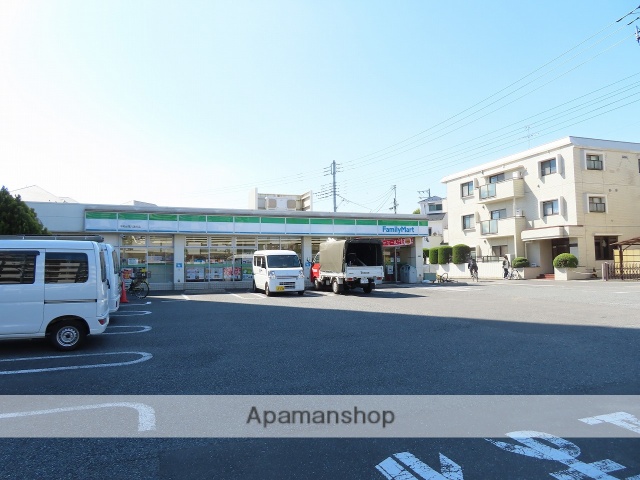 コンビニ　ファミリーマート平和台環八通り店（コンビニ）まで4318m