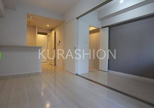 居室・リビング　ブラウンタイプのお部屋になります。