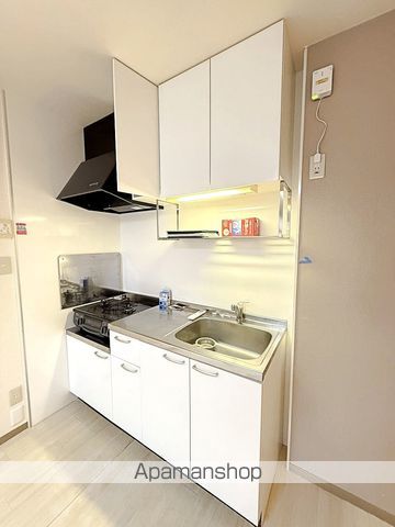 ＪＲ東海道本線 藤枝駅 バス乗車時間：15分 最寄りバス停で下車 徒歩5分 2階建 築30年のキッチン写真