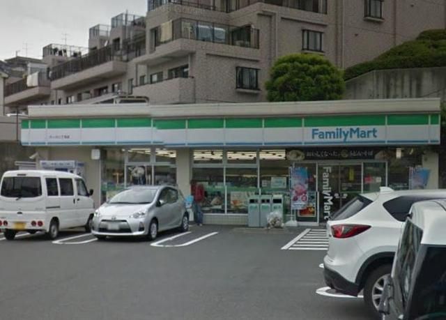 コンビニ　★★ファミリーマート（コンビニ）まで50m