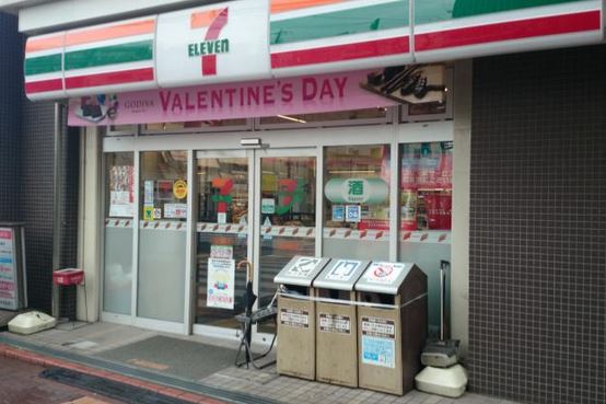 コンビニ　セブンイレブン大田区美原通り店（コンビニ）まで132m