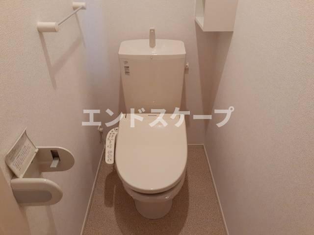 ＪＲ上越線 高崎問屋町駅 徒歩16分 2階建 築9年のトイレ写真