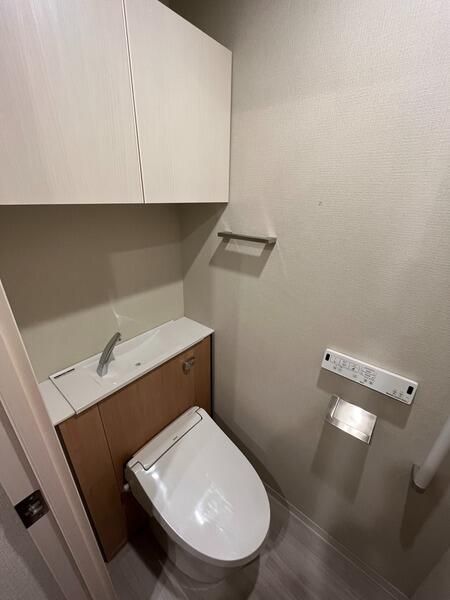 東武伊勢崎線 浅草駅 徒歩12分 10階建 築3年のトイレ写真