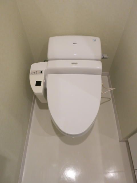 東京メトロ銀座線 表参道駅 徒歩10分 14階建 築25年のトイレ写真