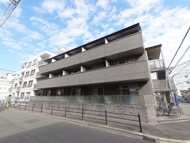 建物外観　閑静な住宅地に立地