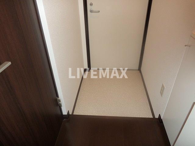玄関　※別部屋のお写真になります