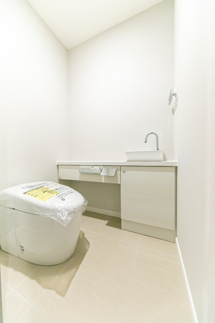 トイレ　※写真は同タイプ住戸です。