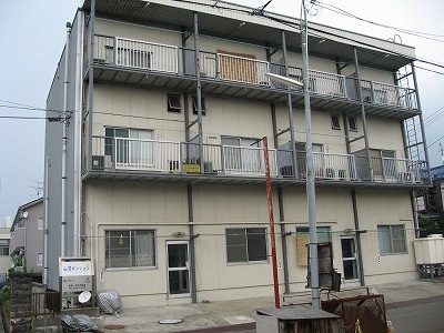 山賀マンションの建物外観