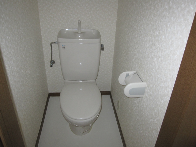 浜松市中央区 2階建 築27年のトイレ写真