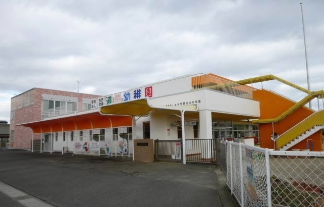 【鈴鹿市道伯のアパートの幼稚園・保育園】