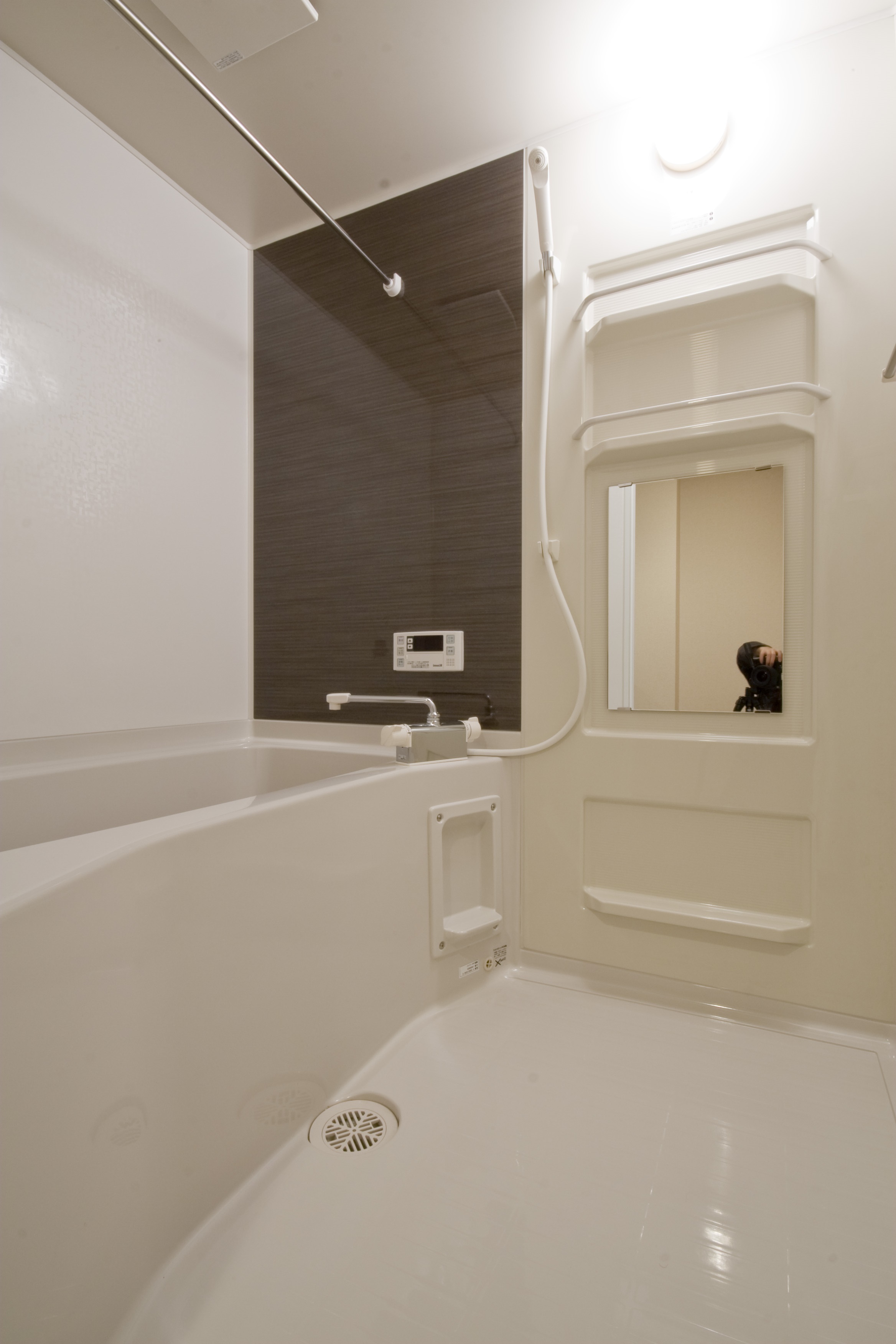 バス・シャワールーム　追焚き機能あり