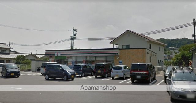 コンビニ　セブンイレブン（コンビニ）まで977m