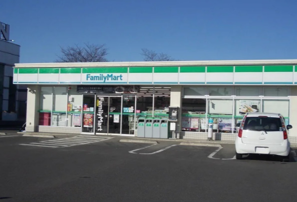 コンビニ　ファミリーマート福島太平寺店（コンビニ）まで821m