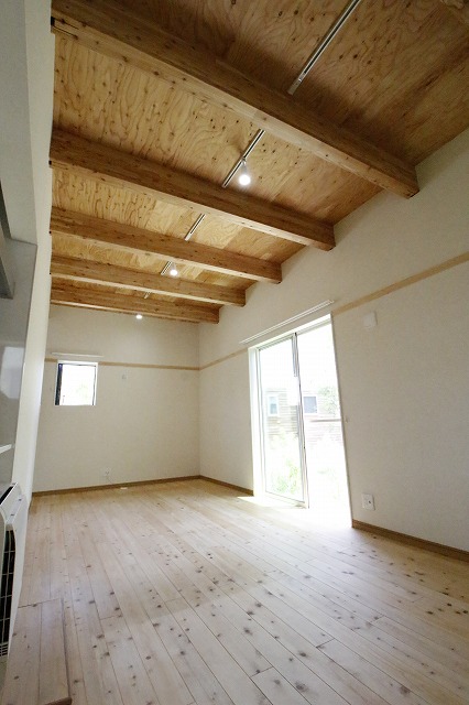 居室・リビング　別の部屋の写真です