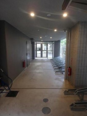 ロビー　駐輪場
