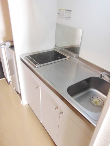 キッチン　IH&ラジエントヒーターの2口コンロ完備