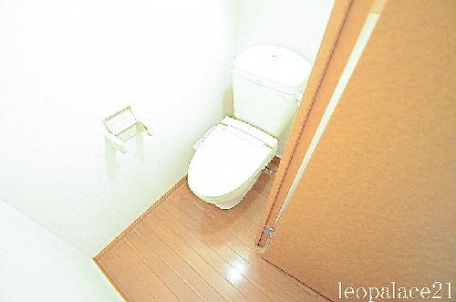 【レオパレスエクレールのトイレ】