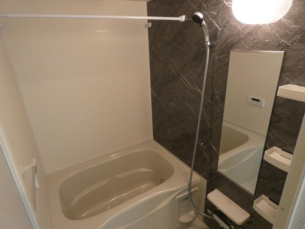 バス・シャワールーム　追焚・浴室乾燥機付バス