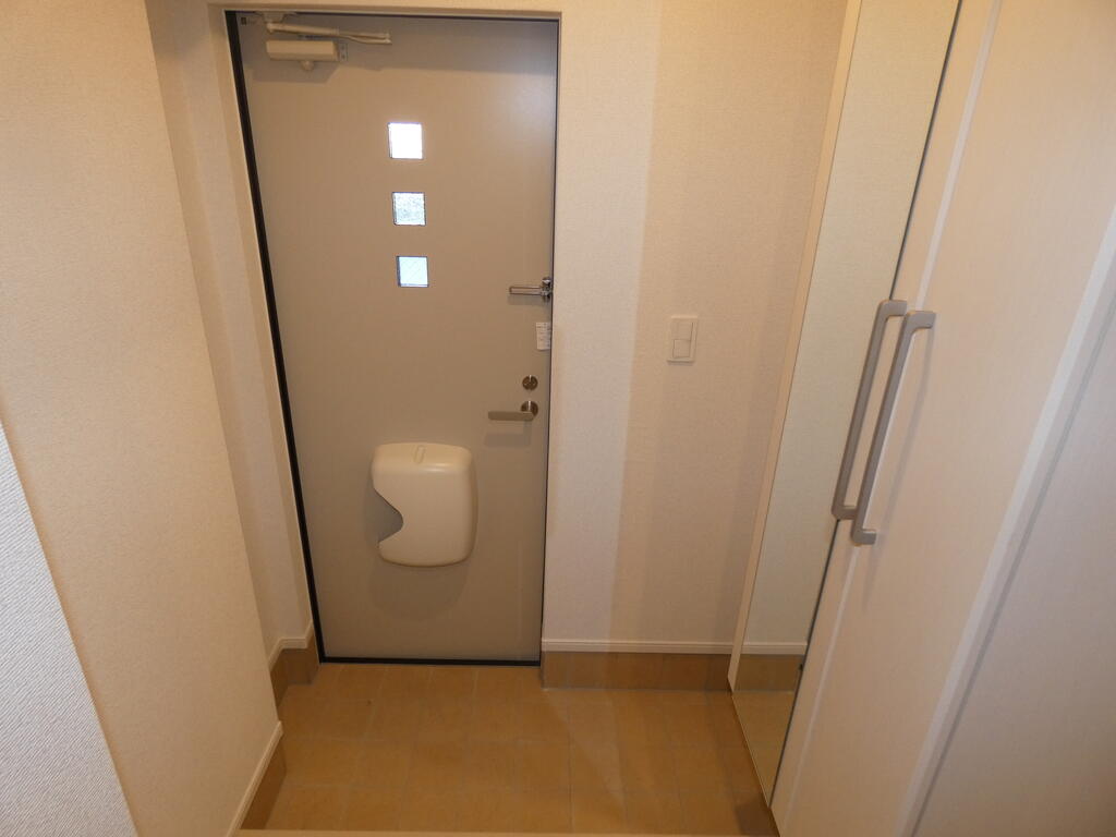 玄関　玄関内部