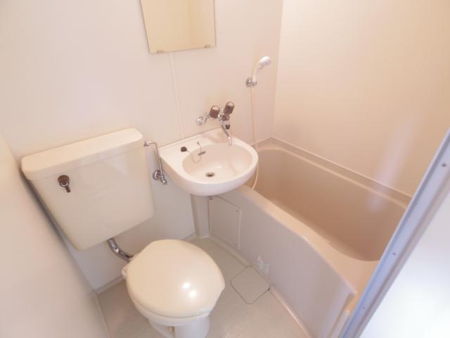 バス・シャワールーム　日々の疲れを癒すお風呂付です