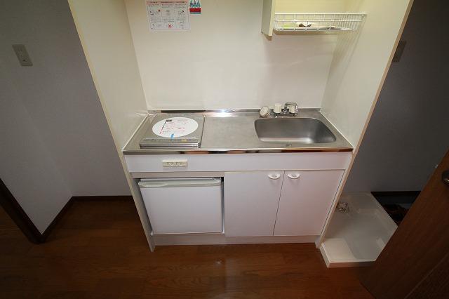 キッチン　ミニ冷蔵庫は設備外