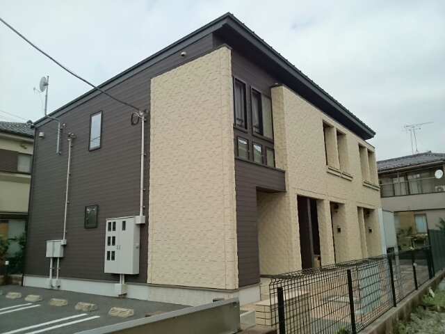 昭島市田中町のアパートの建物外観
