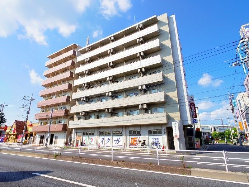 新座市野火止のマンションの建物外観