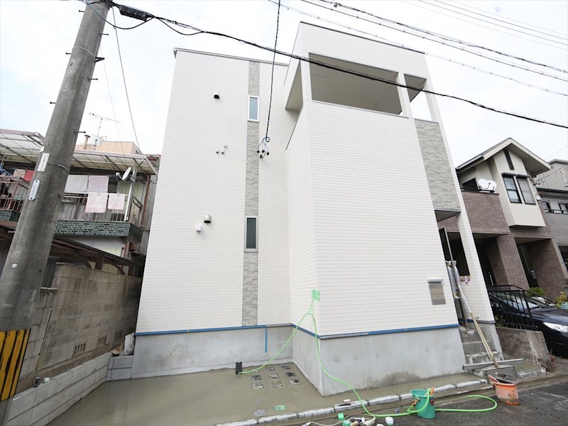 建物外観　外観　オートロック付　宅配ＢＯＸ有り　デザイナーズ