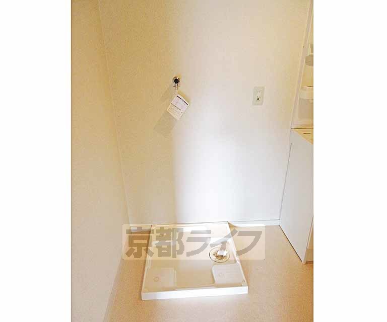 洗面設備　もちろん室内洗濯機置き場も・ラックも置けそうですね