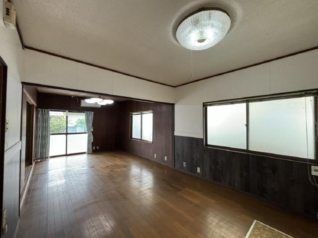 居室・リビング　※現在入居中のため、写真は前回入居前のものです。