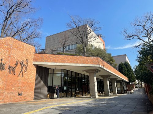 【レオンコンフォート神戸駅前の図書館】