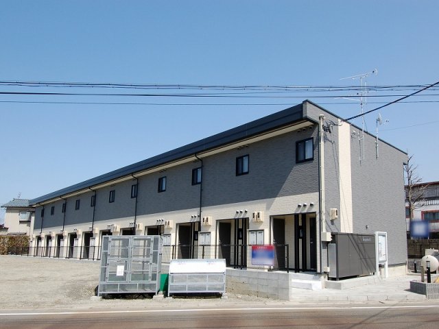 レオパレス学校町の建物外観