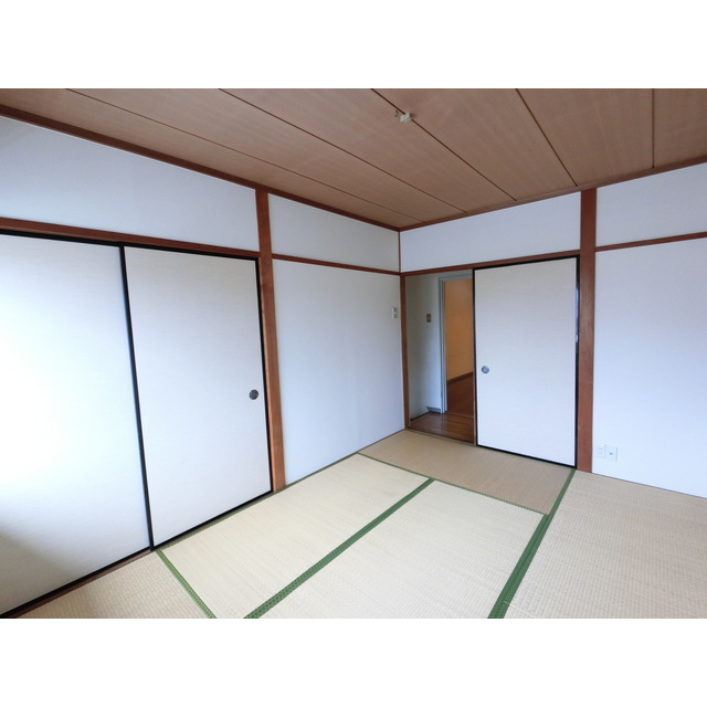 居室・リビング　２階和室