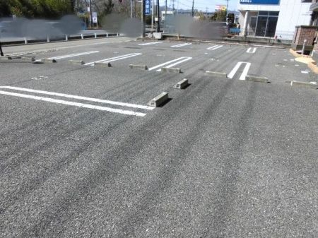 【大里郡寄居町大字桜沢のアパートの駐車場】