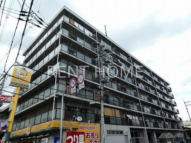 建物外観　RC造の７階建てマンションです。